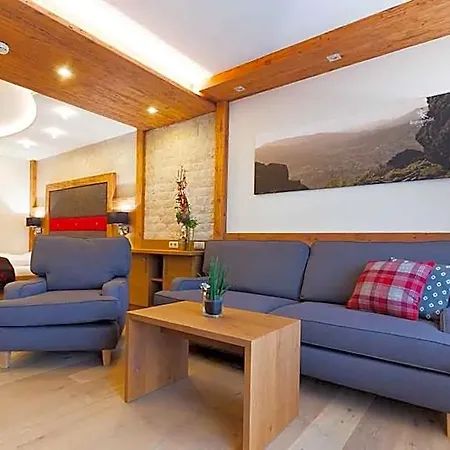 Kristall- & Vitalhotel Bergknappenhof 4*