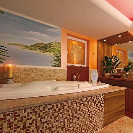 ホテル Kristall- & Vitalhotel Bergknappenhof 4*