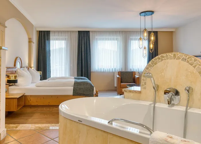 Kristall- & Vitalhotel Bergknappenhof Hotel